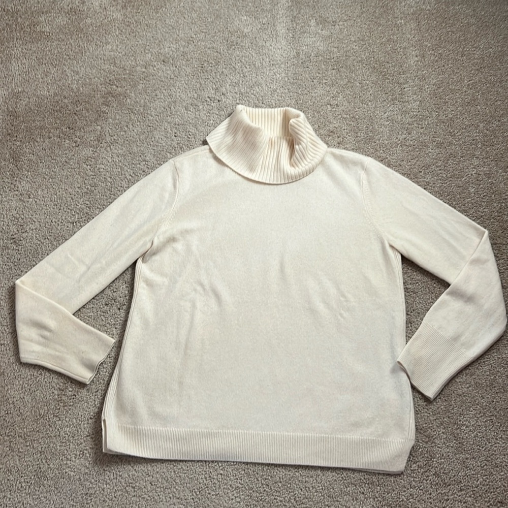 Uniqlo Mock Neck 100% Cashmere Pale Yellow Sweater